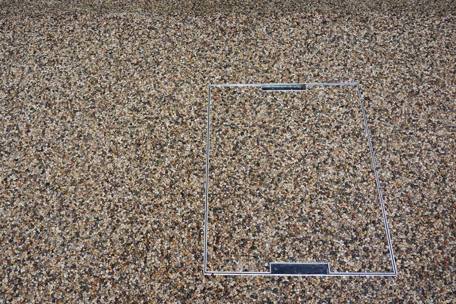 resin stone carpet detail
